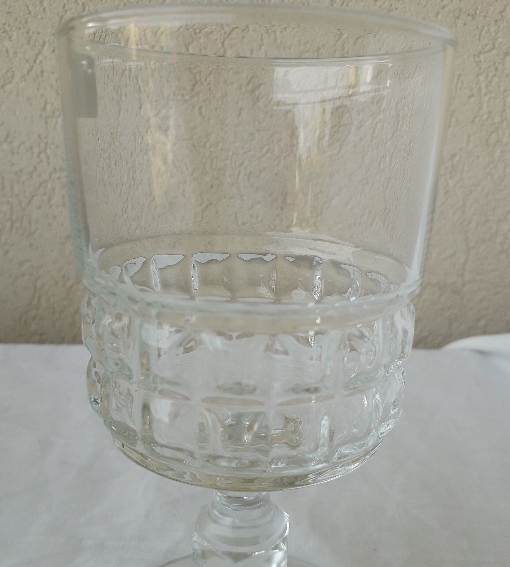 Footed glasses