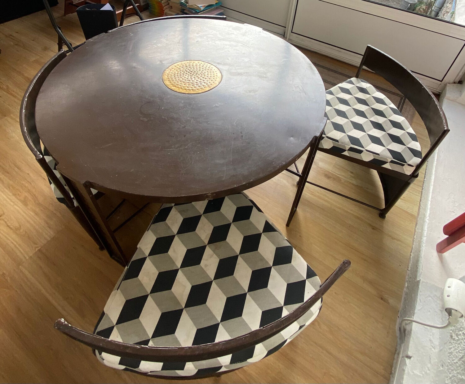 Coffee table and 4 armchairs, Moroccan craftsmanship.