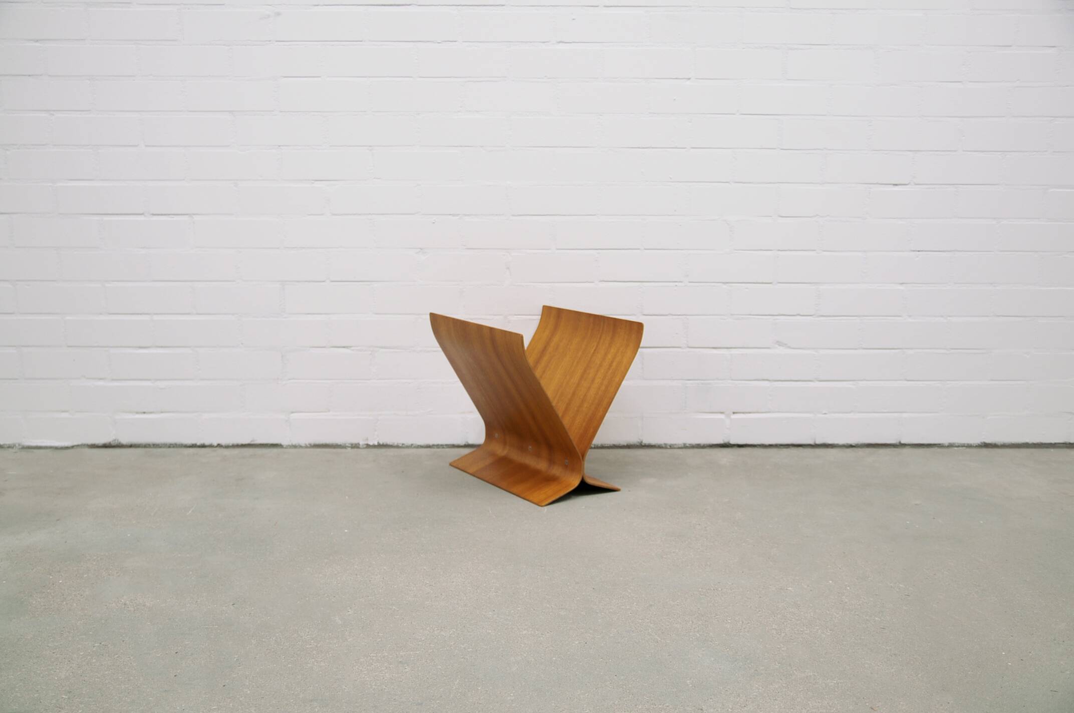 Porte-revues vintage en bois umbra