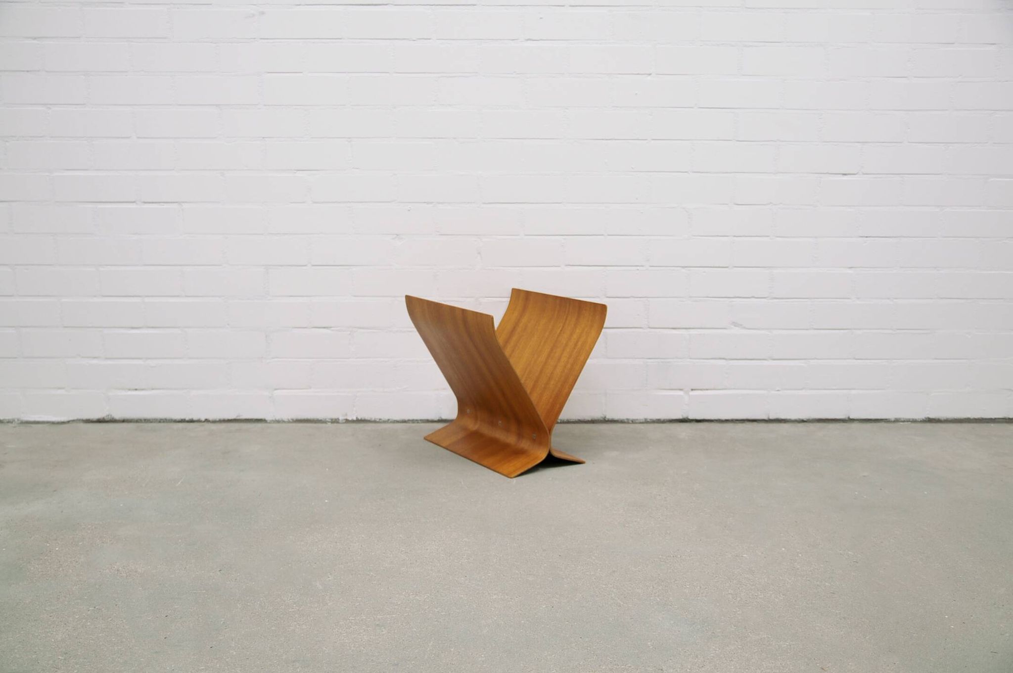 Porte-revues vintage en bois umbra