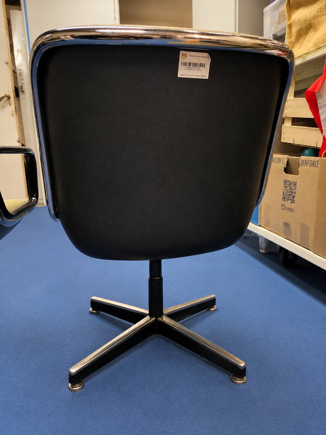 Lot de 4 fauteuils style Charles Pollock pour Knoll