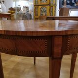 Louis XVI-style roundtable