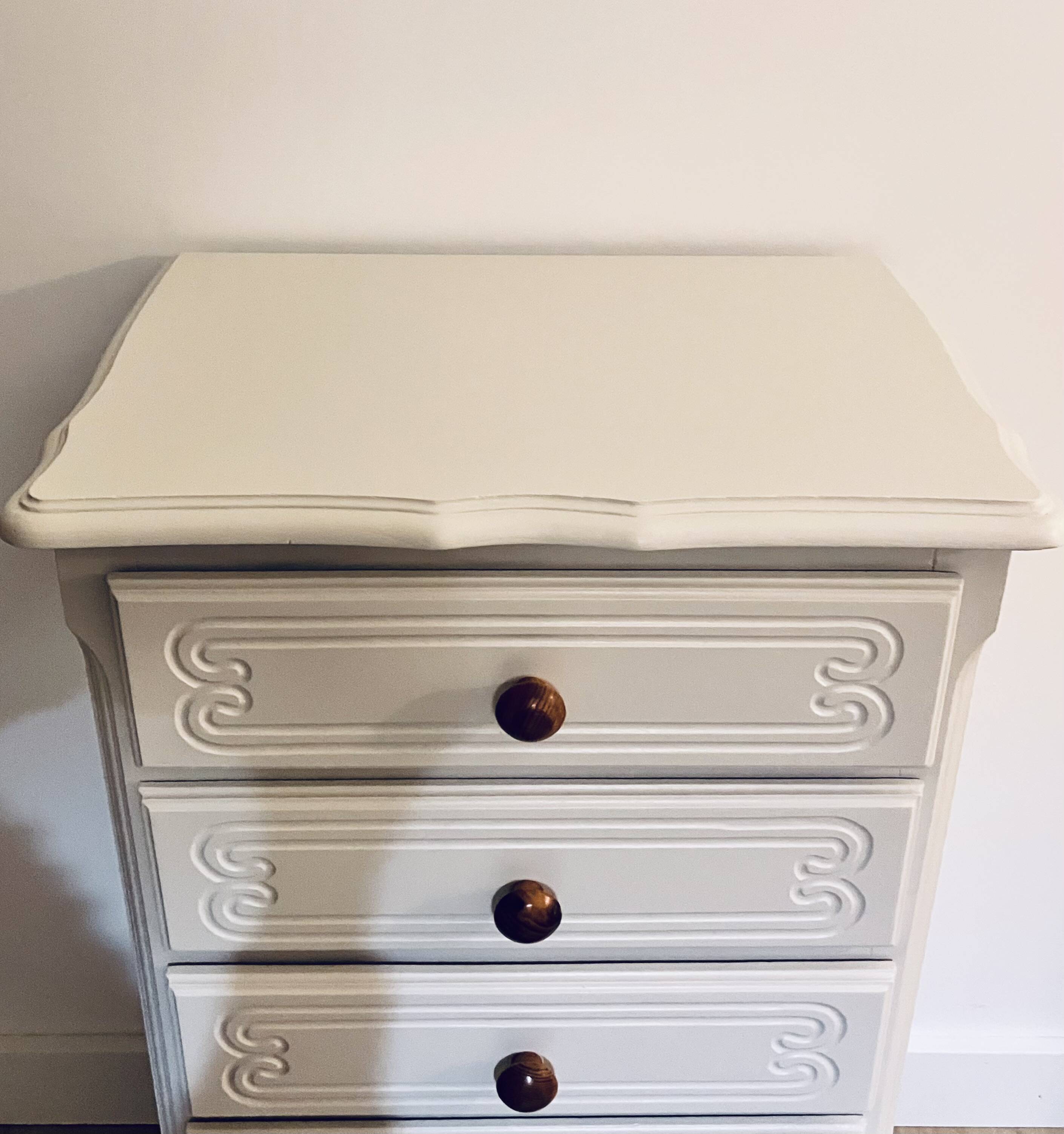Chest of drawers with 5 drawers
