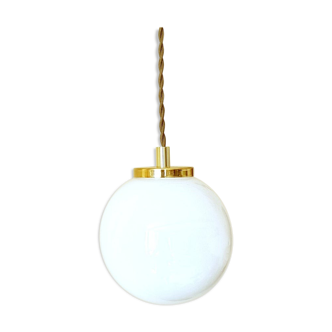 Suspension avec globe en opaline blanche vintage