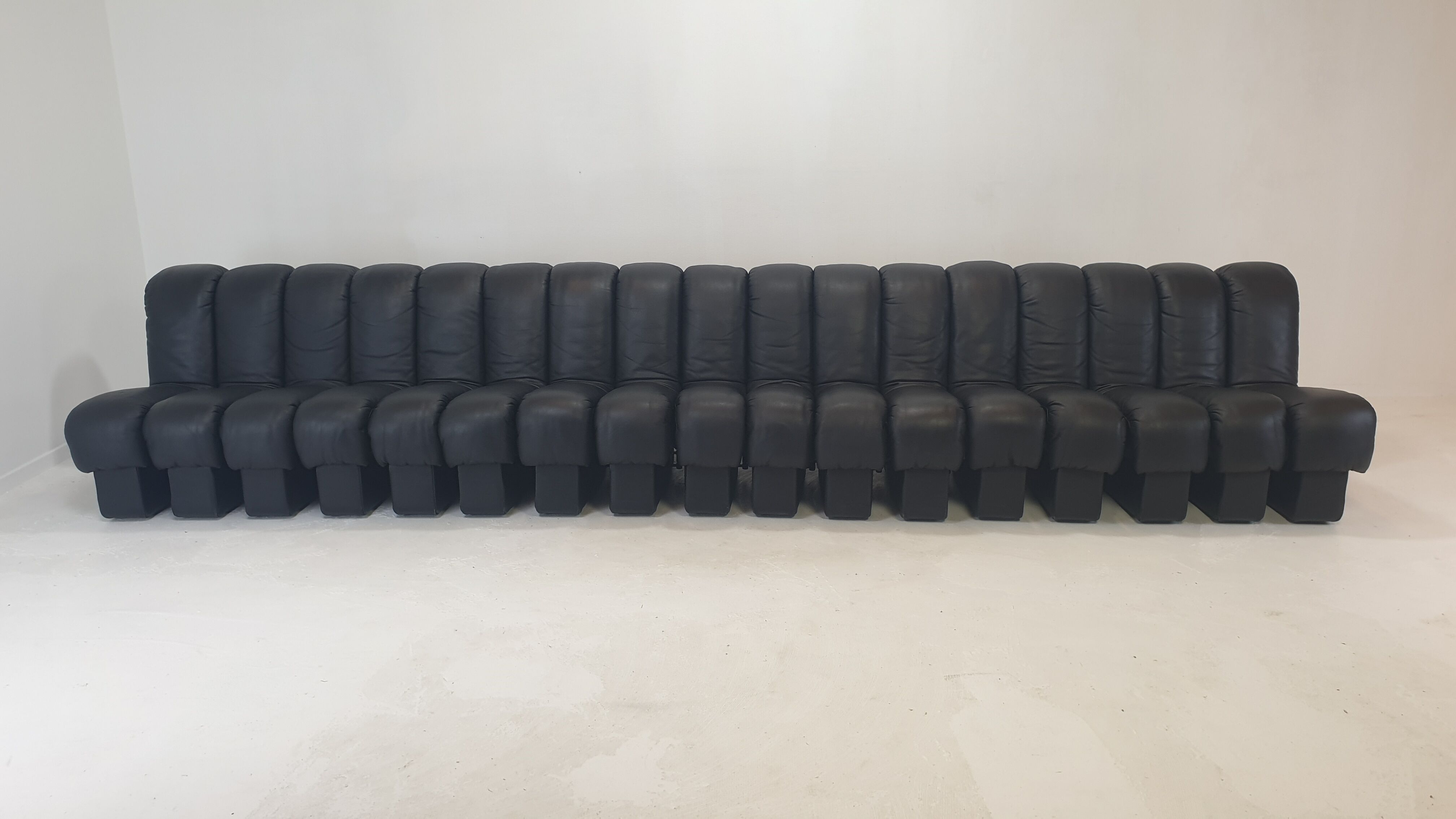 De Sede DS-600 "Non Stop" Snake Shaped Modular Sofa in Full Black Leather