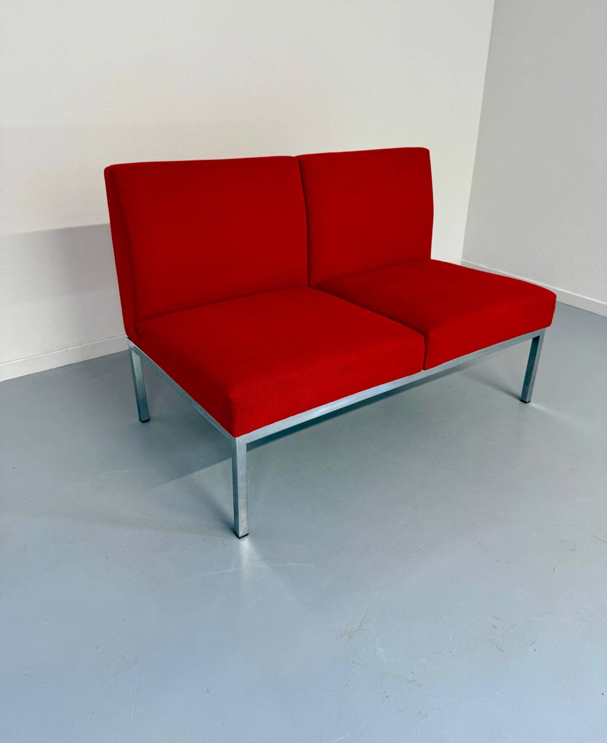 Vintage 2-seater sofa from the 70s, Artifort design, red