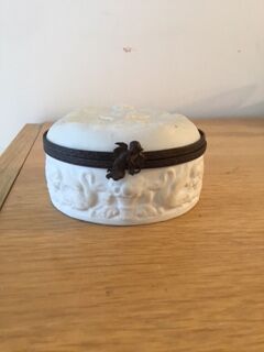 Jewelry box