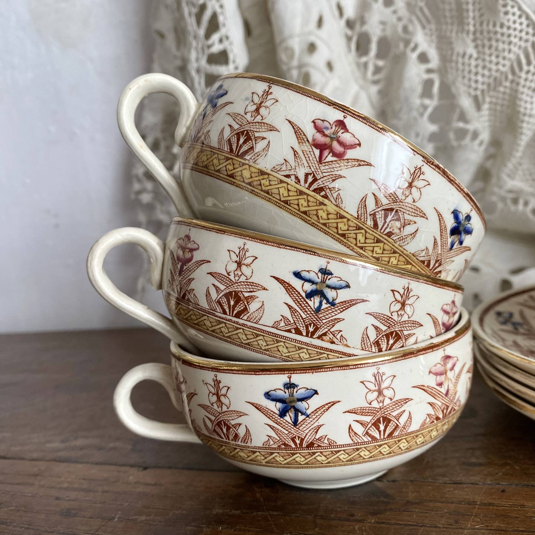 Tea cups and saucers in Sarreguemines ironstone "Derby"