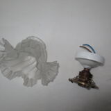 Ancienne applique droite en porcelaine et tulipe en verre