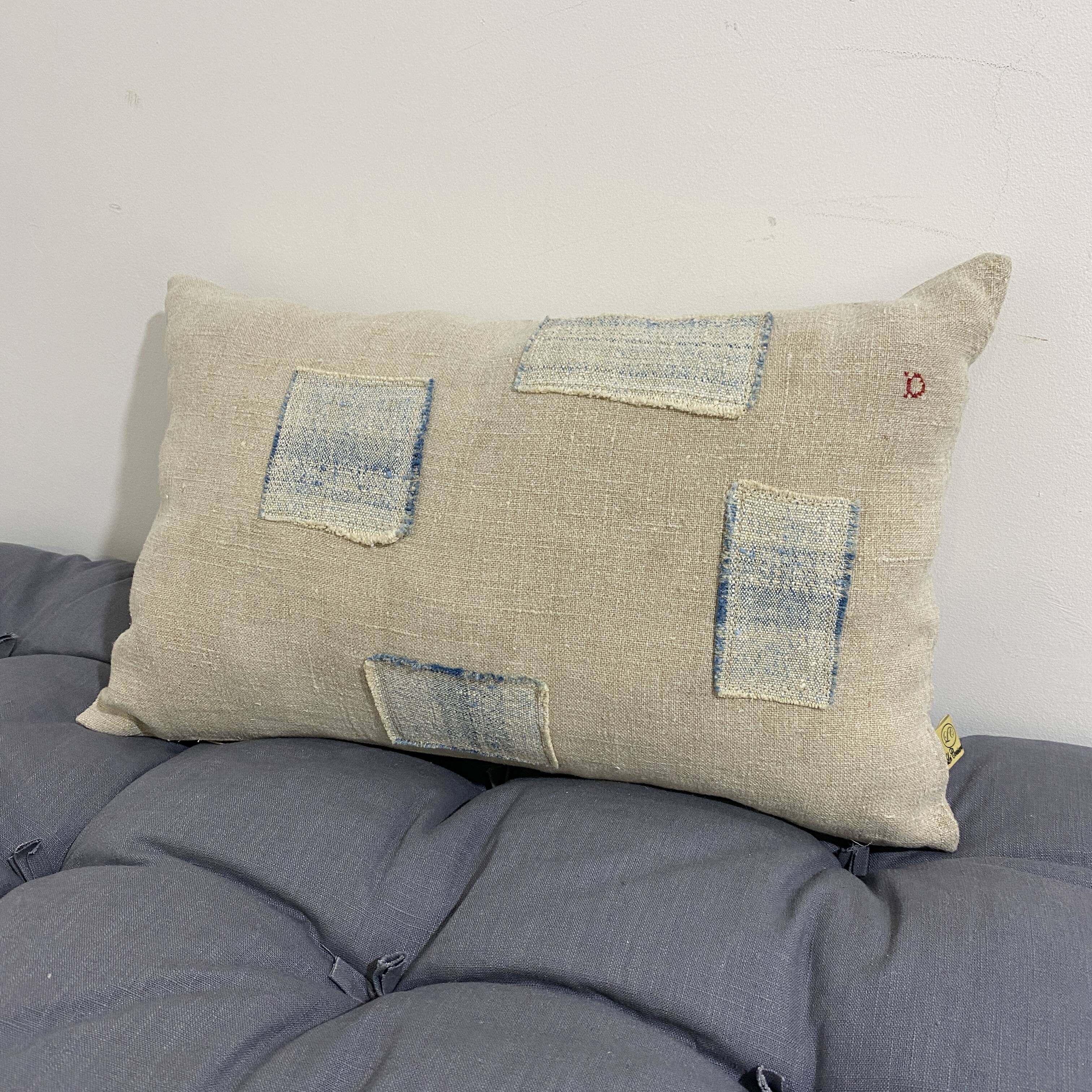 Coussin en toile ancienne style Kilim