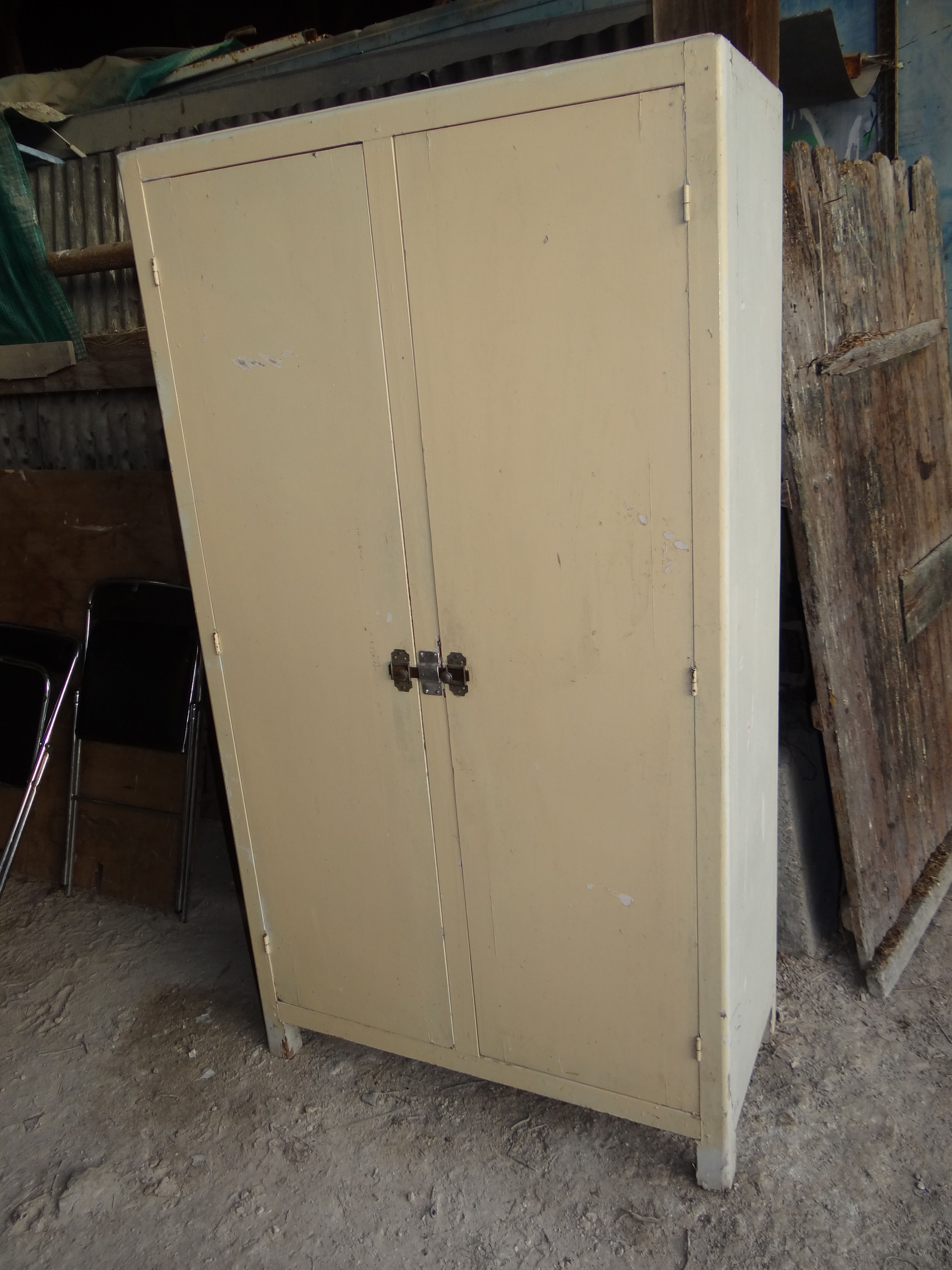 1950s Parisian wardrobe