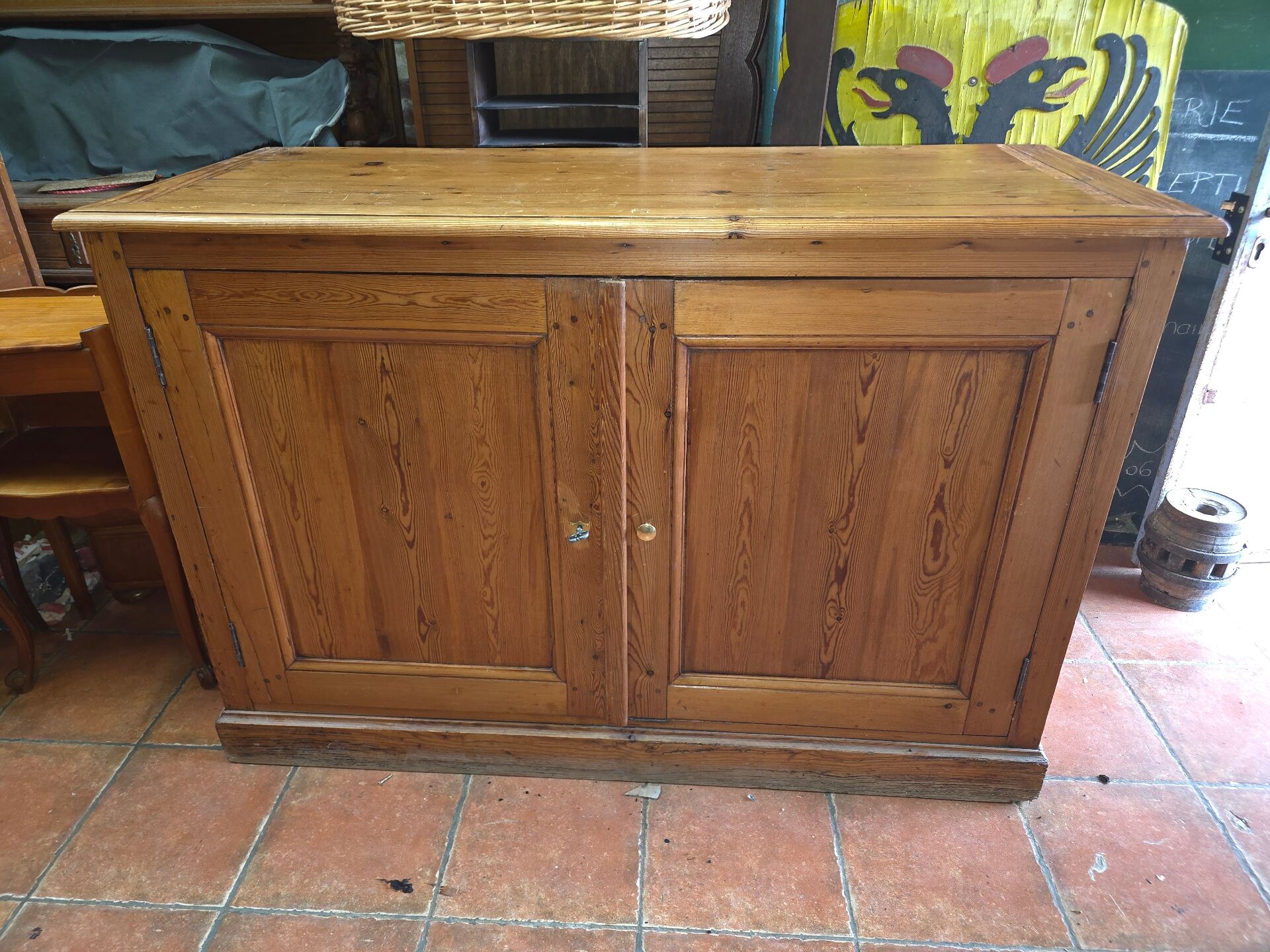 Buffet in Pitchpine, 2 doors, professional furniture.