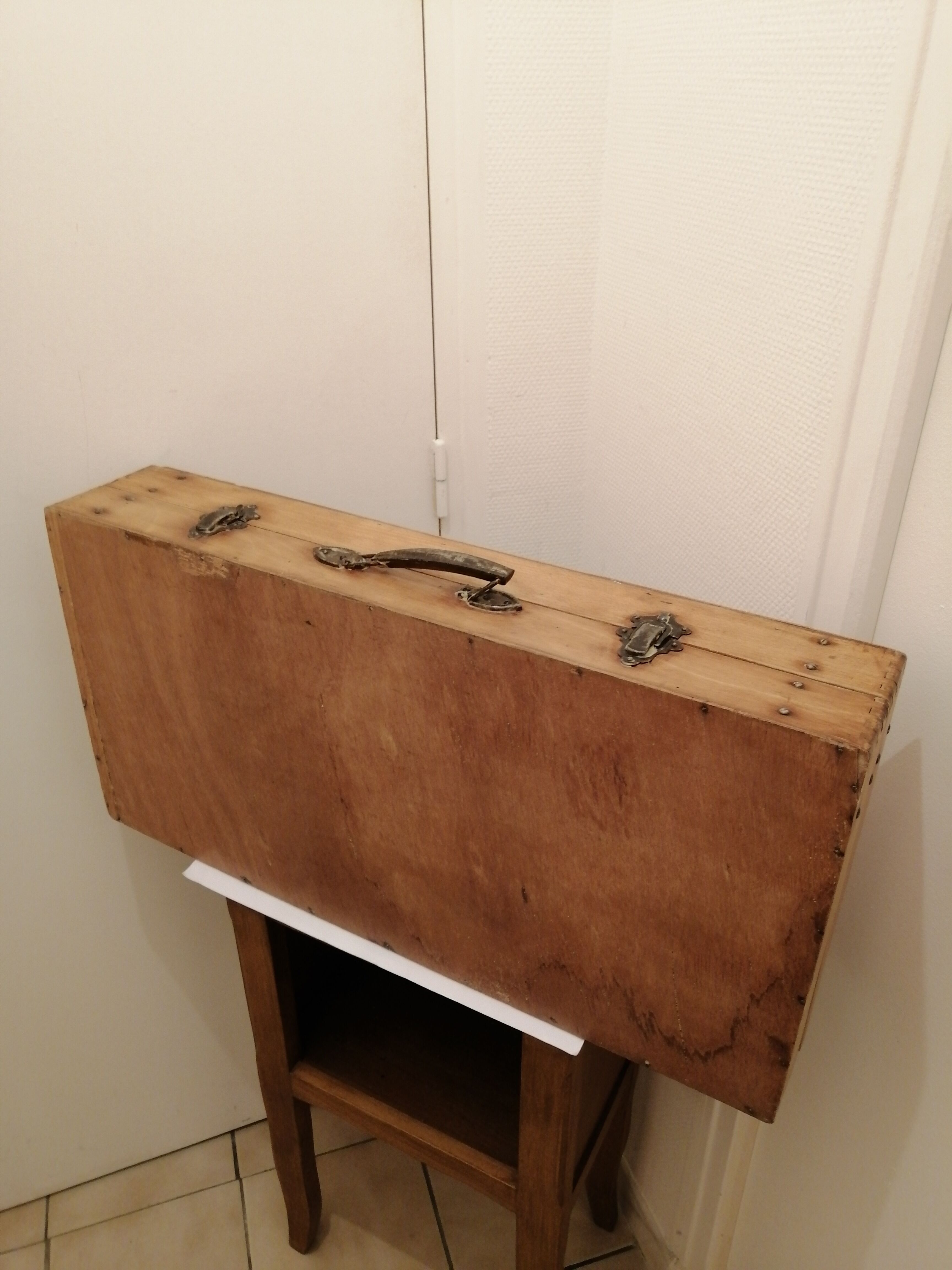 Wooden suitcase for old deco