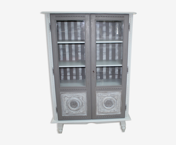 Armoire vitrée relookée