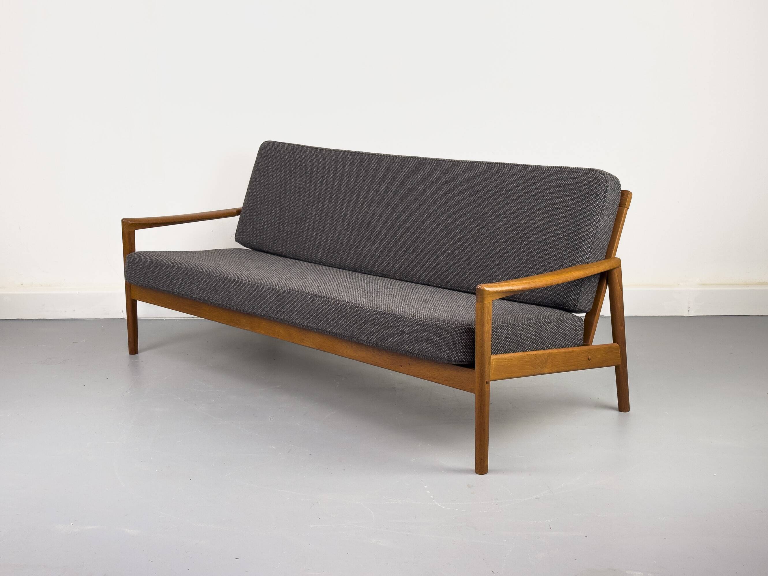 Canapé en teck, 1960s