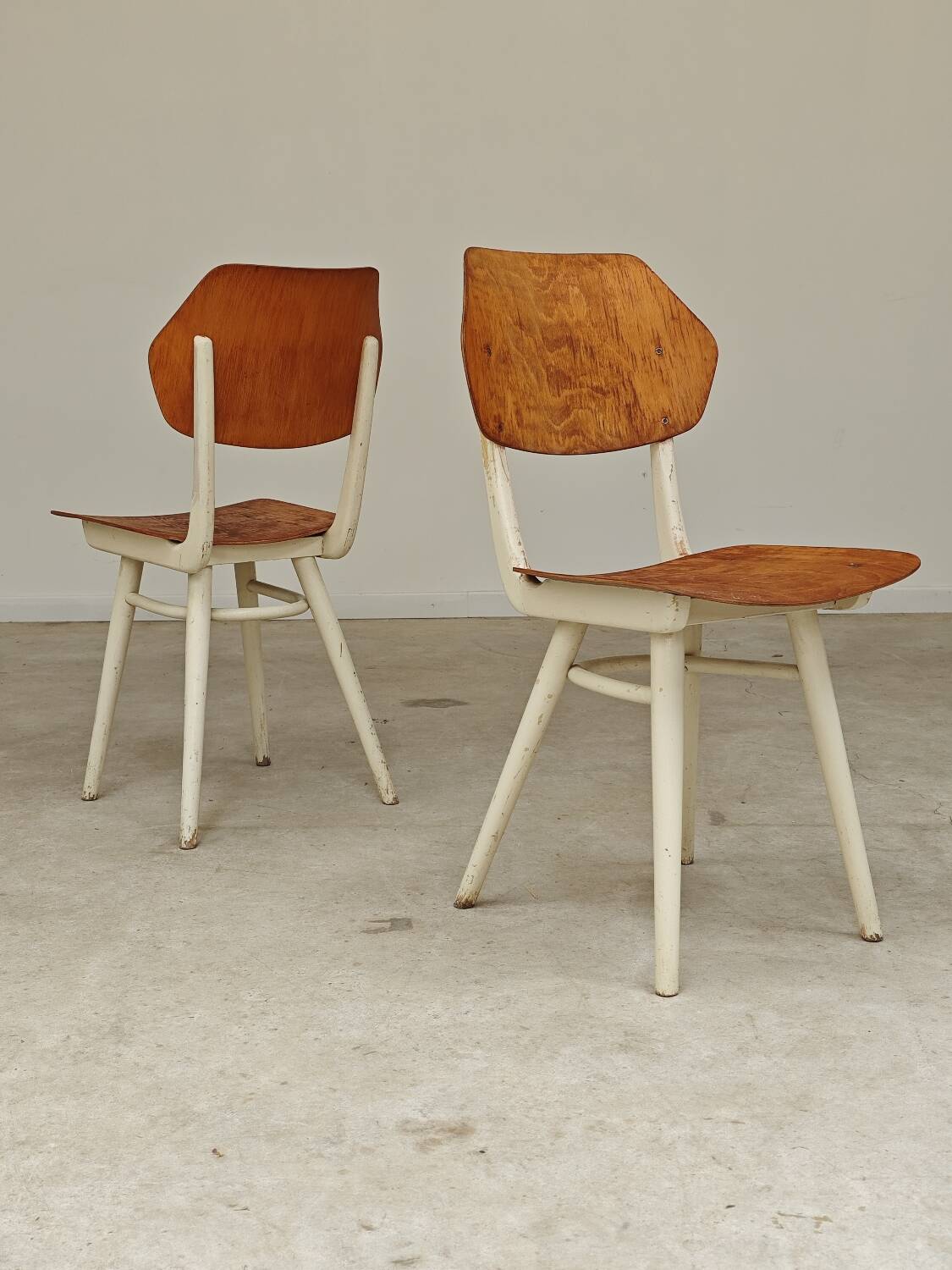 Pair of chairs ex Czechoslovakia TON Thonet White and waxed wood