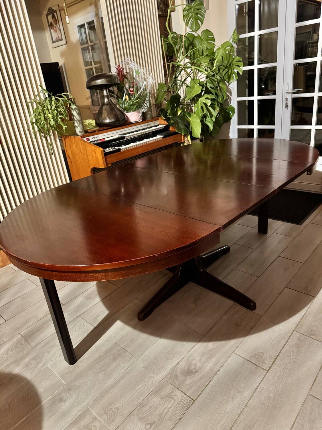 Baumann extendable table