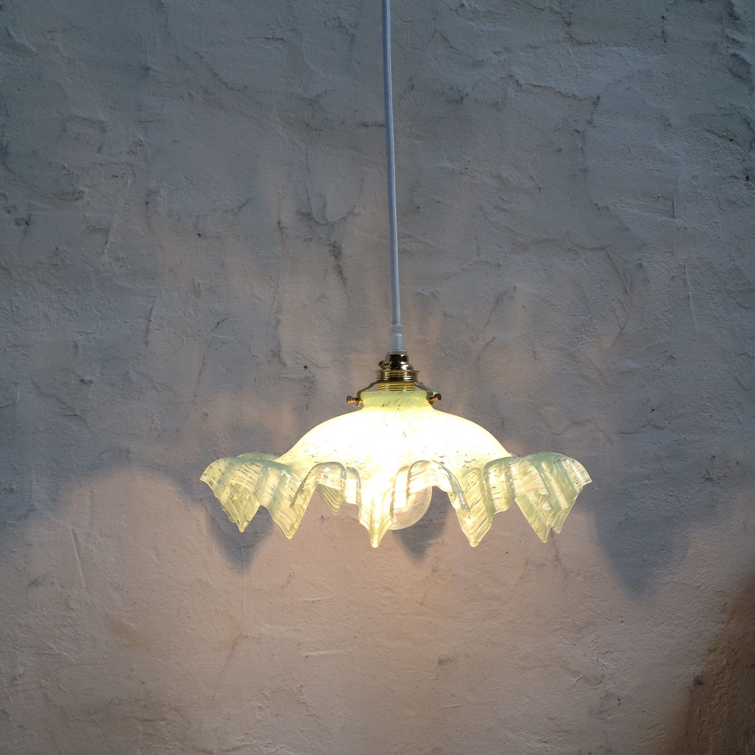 Suspension en verre de clichy vert mint