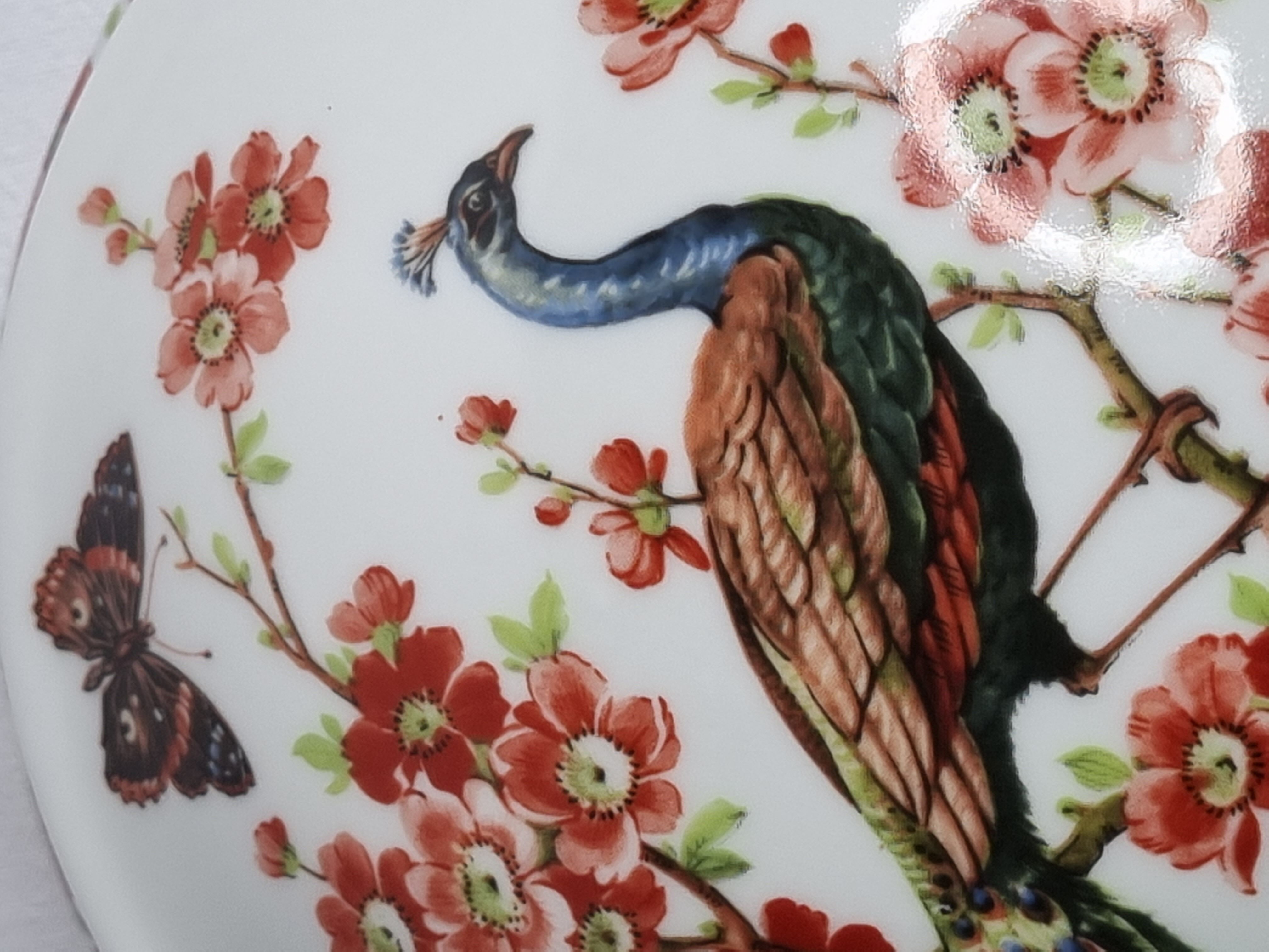 Porcelain candy with peacock decoration, 18 cm