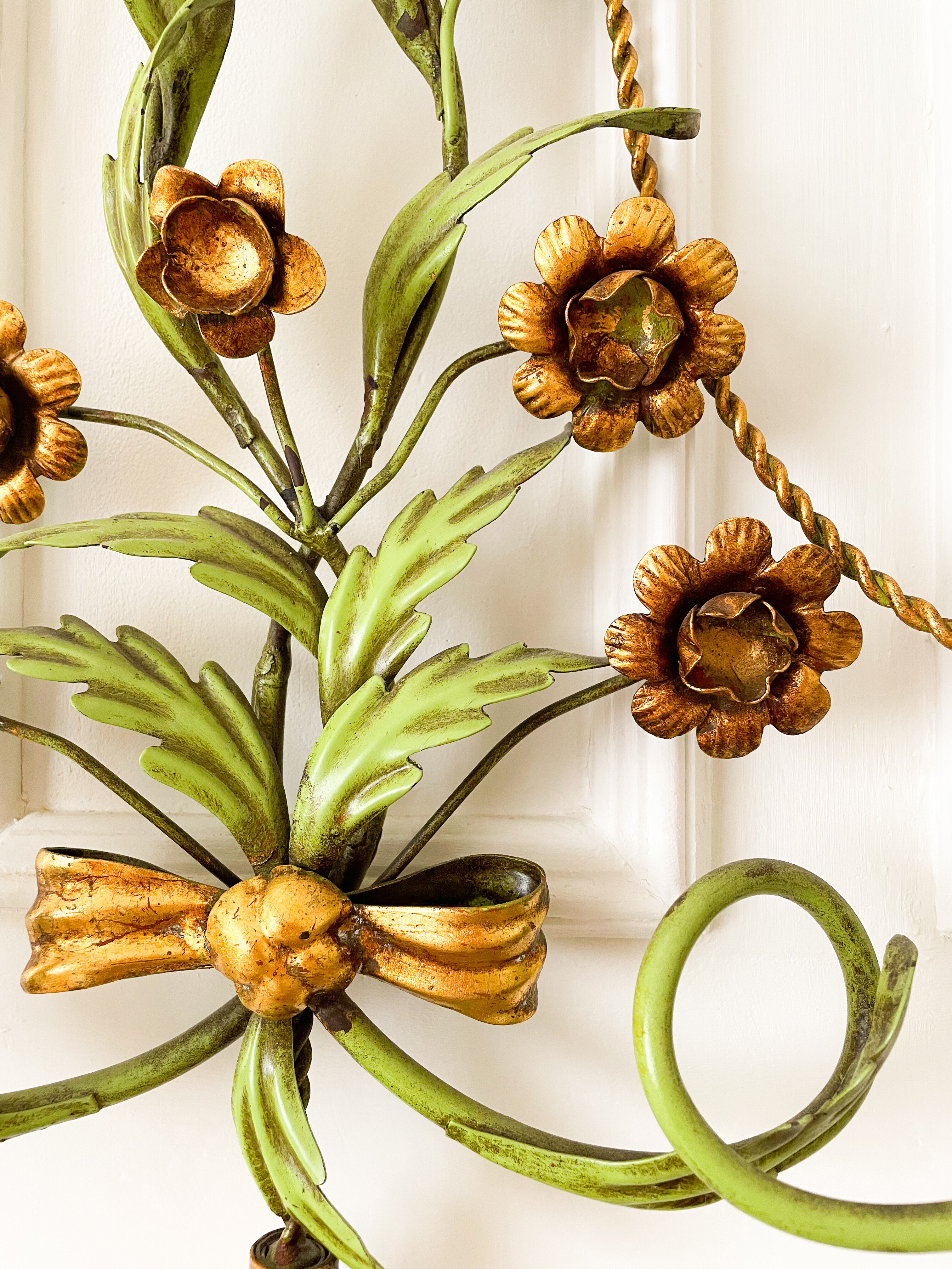 Large vintage Italian wall sconce with golden flowers, Florentine style.