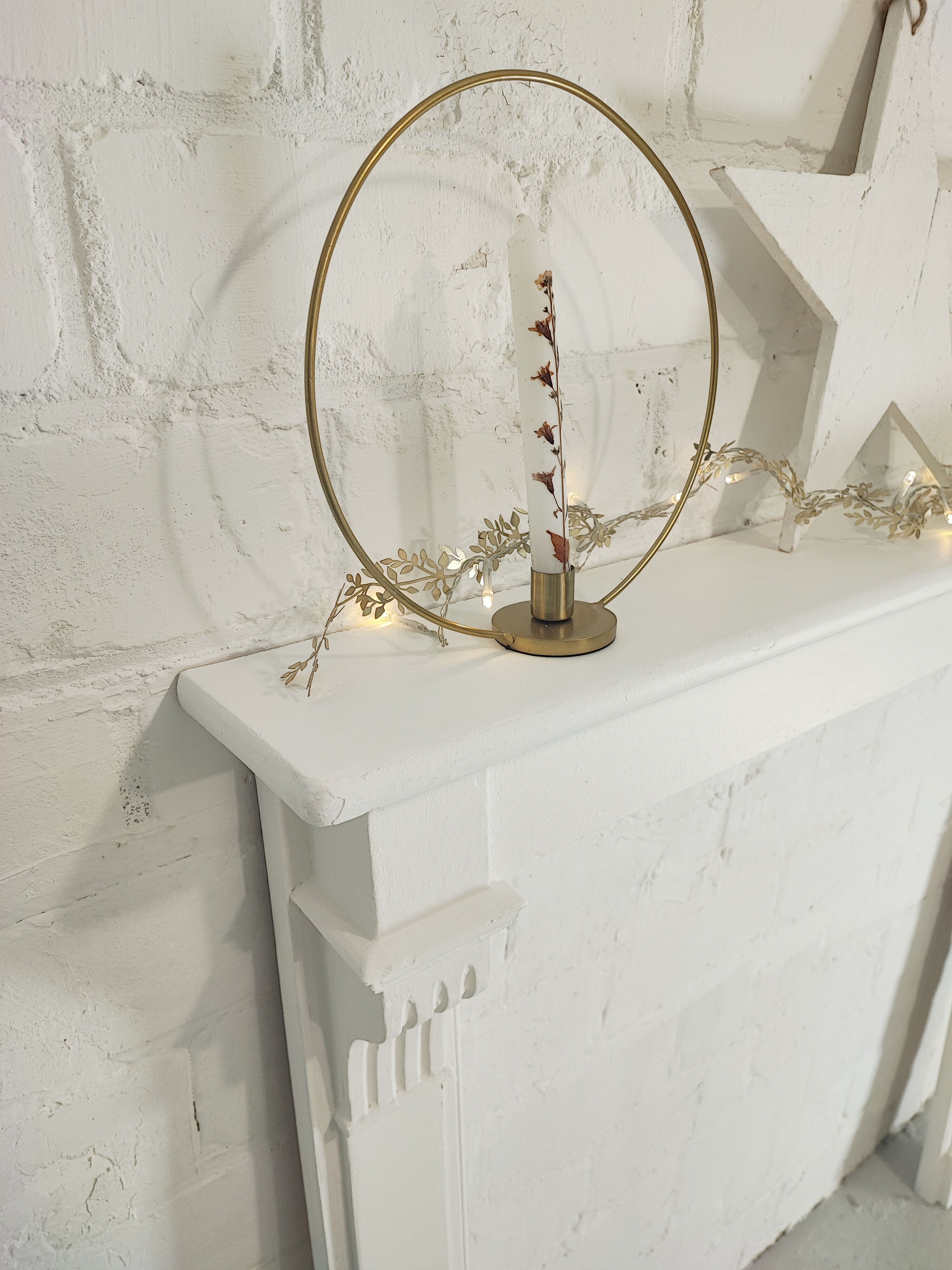 White fireplace mantle