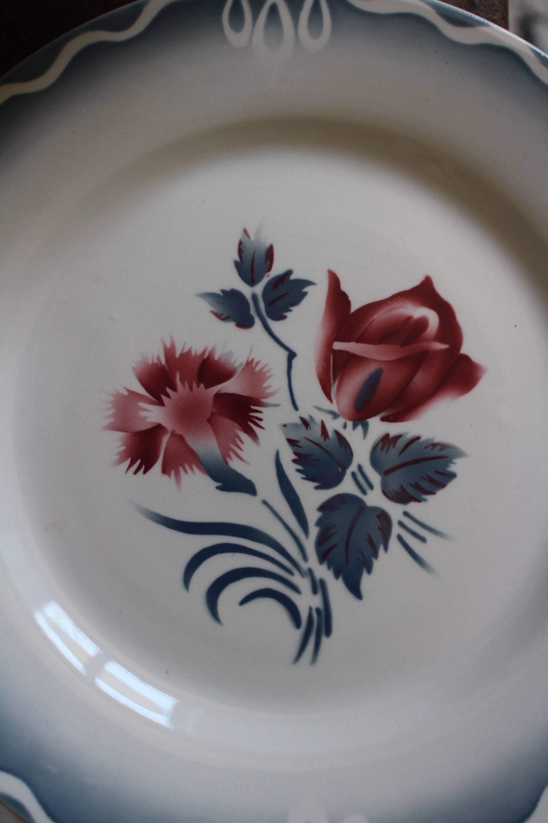 Lot 2 small plates Digoin Sarreguemines Malmaison Marinette