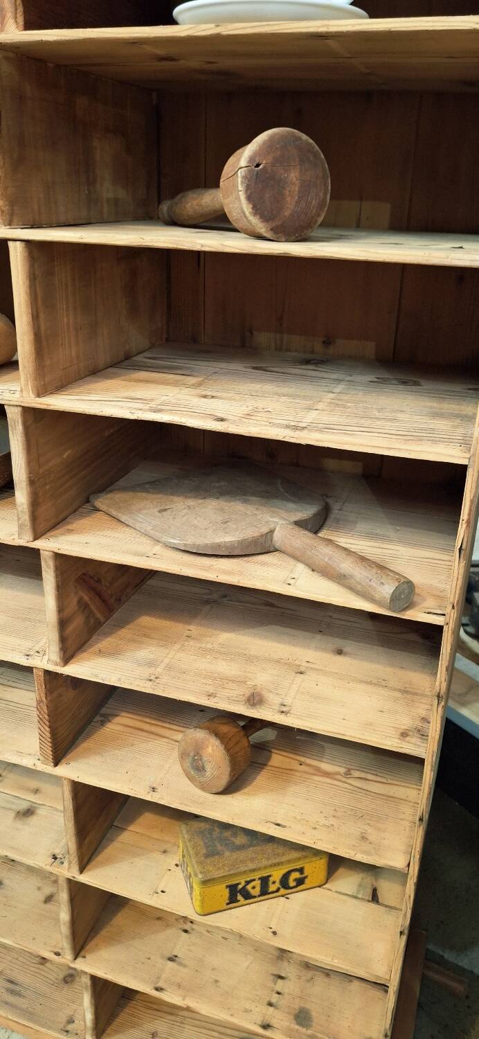 Meuble d'atelier à casiers