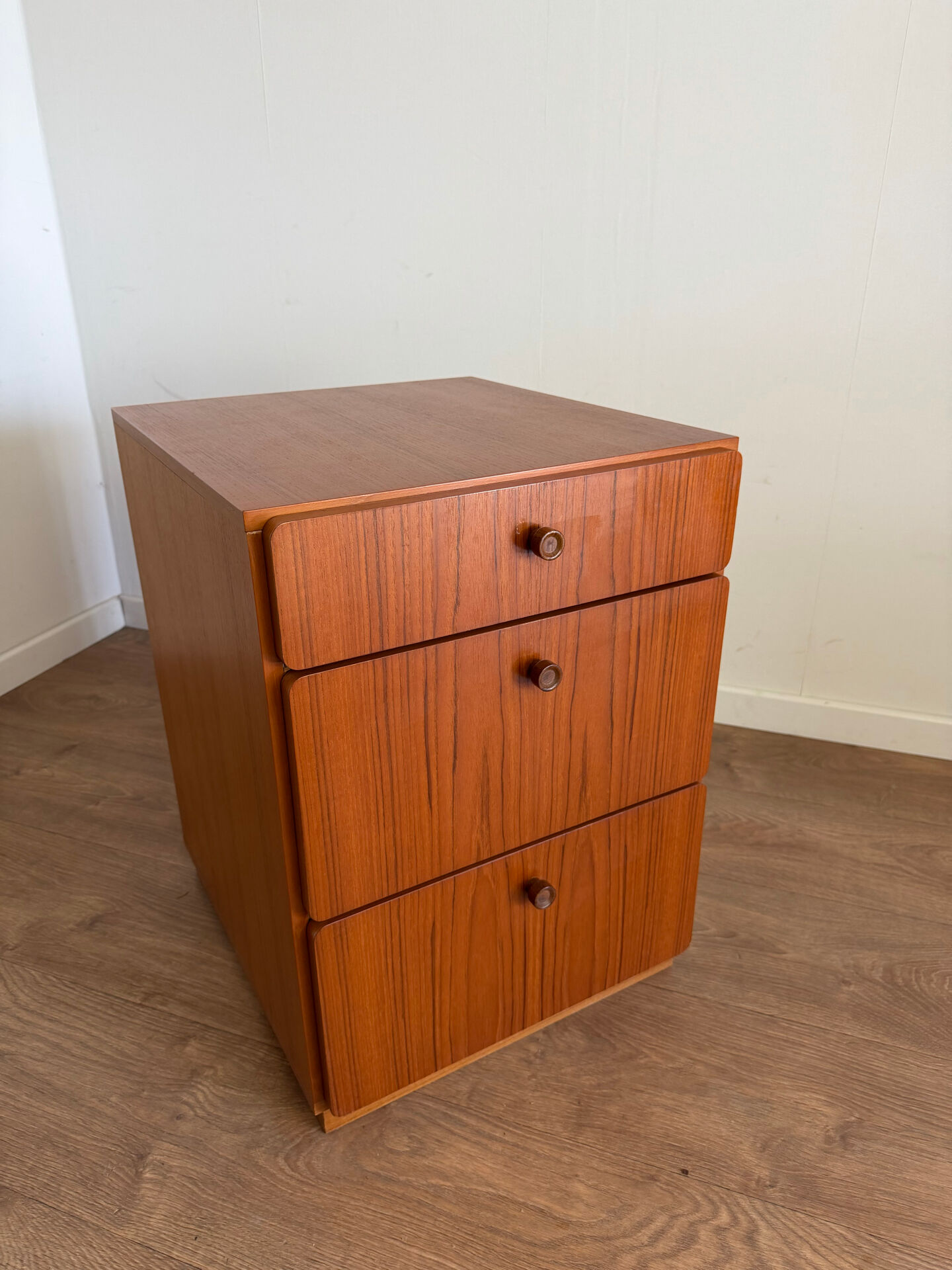 Meuble rangement avec clé