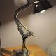 Lampe articulée et pivotante industrielle