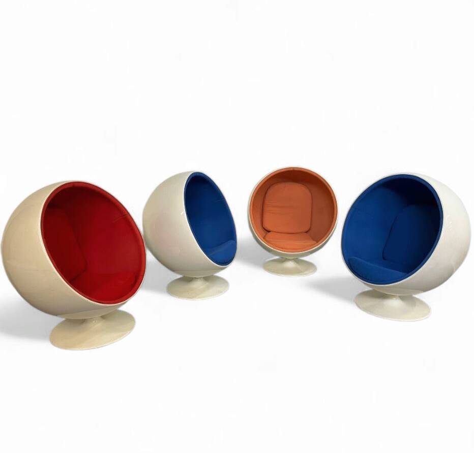 4 x chaise boule en fibre de verre années 1980