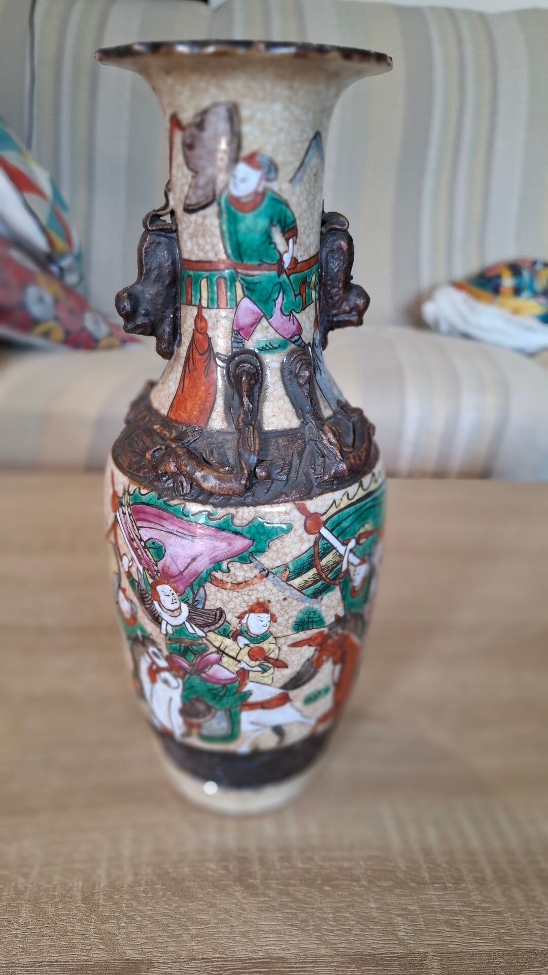 Vase chinois ancien en porcelaine
