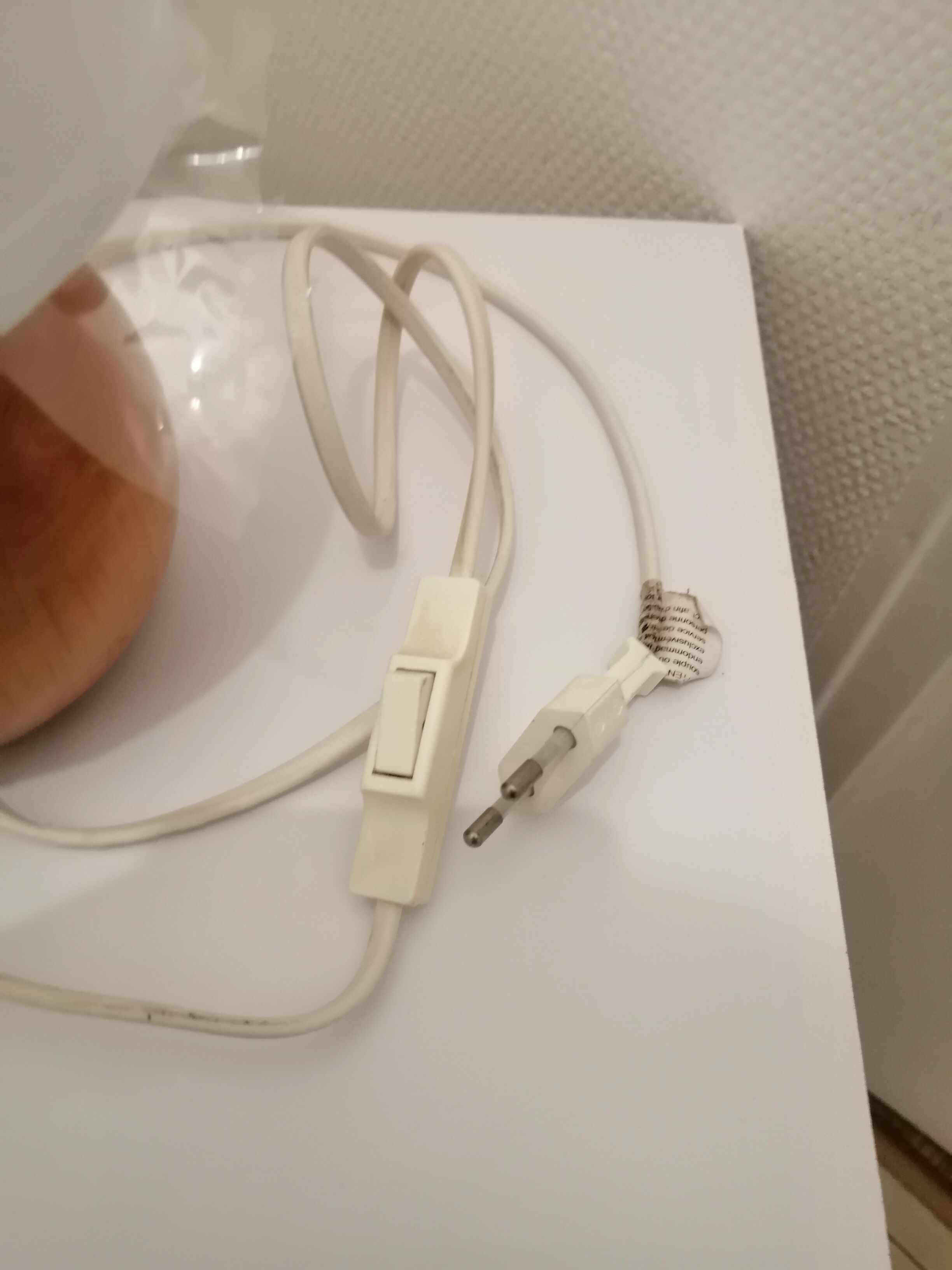 Wooden ball table lamp