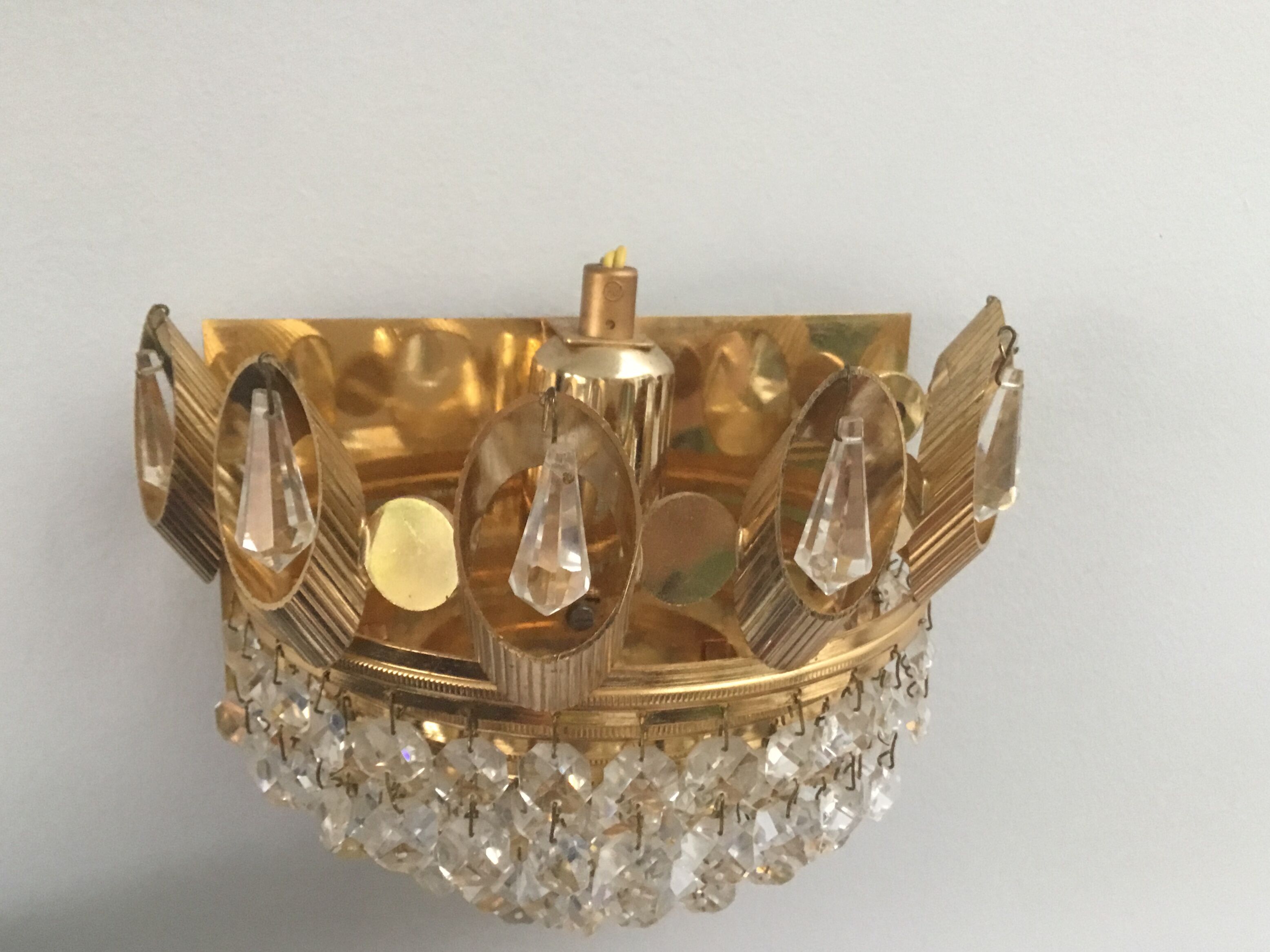 Paire d’appliques laiton et cristal