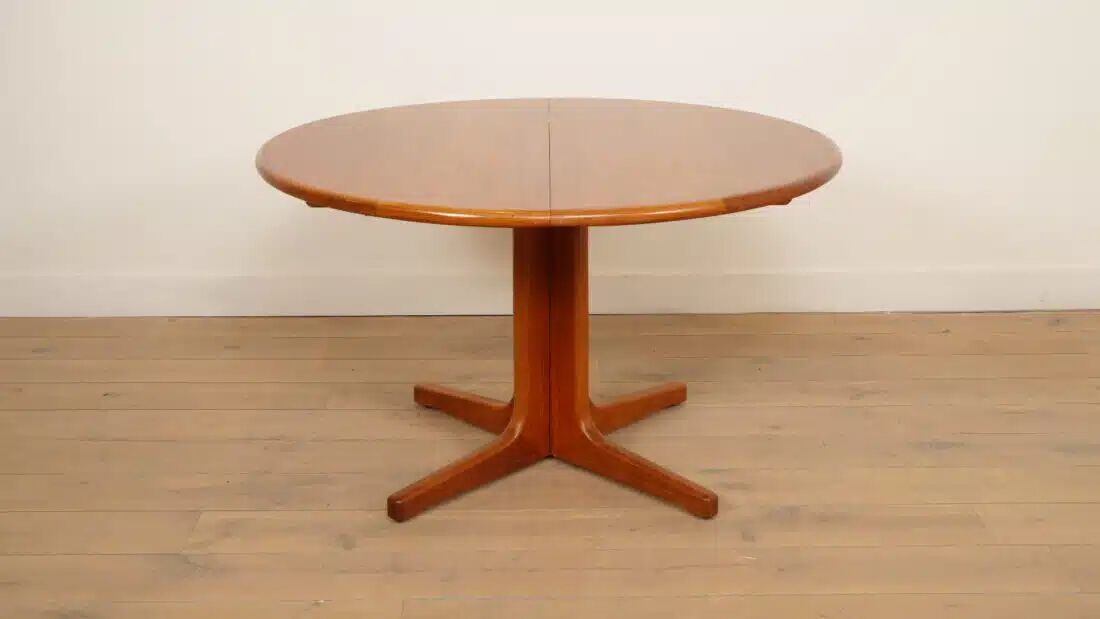 Vintage round dining table | extendable | teak | 121-173 cm