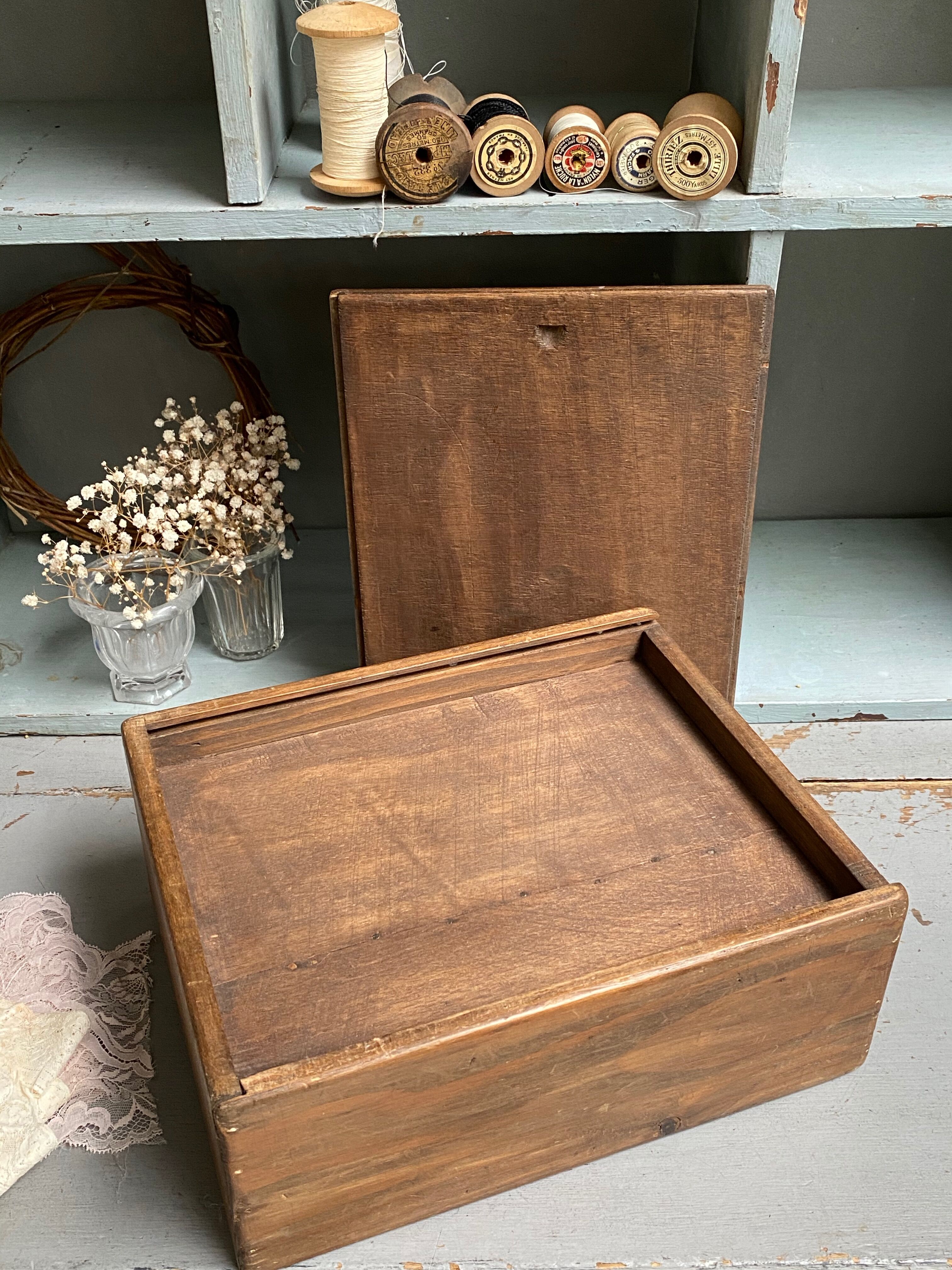 Two-sided sewing box