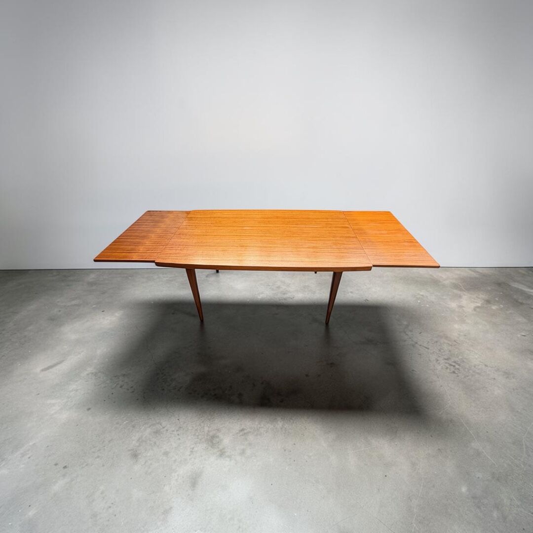 Scandinavian extendable dining table in Teak 1960