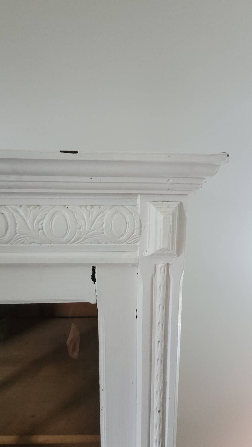 Armoire parisienne bonnetière vitrée