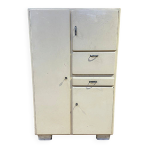 Ancien meuble de cuisine