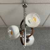 Vintage chandelier in chromed metal and wood with 3 Murano glass globes