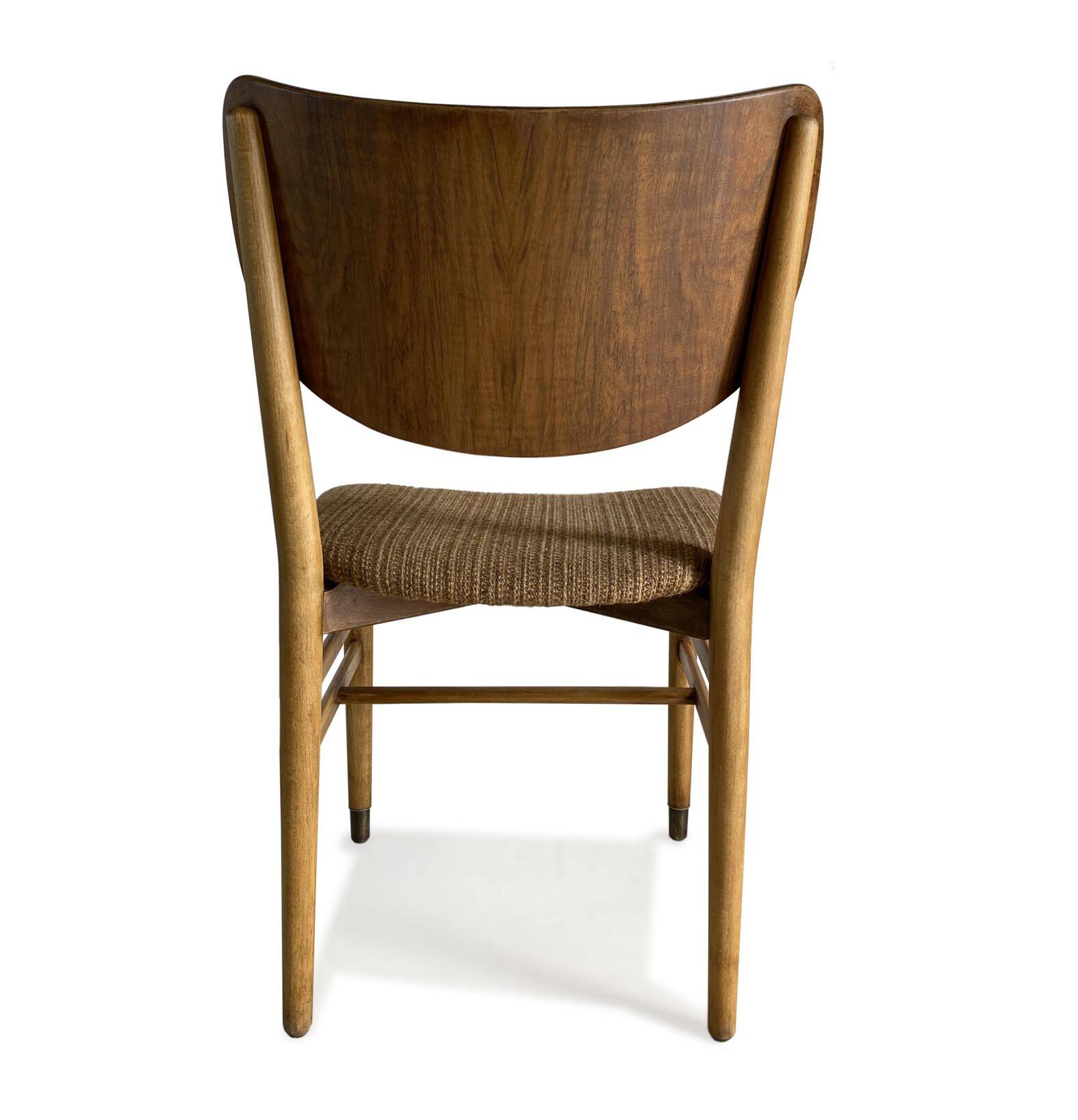 Une chaise de Niels et Eva Koppel