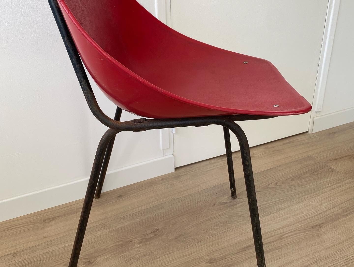 Shell chair Pierre Guariche