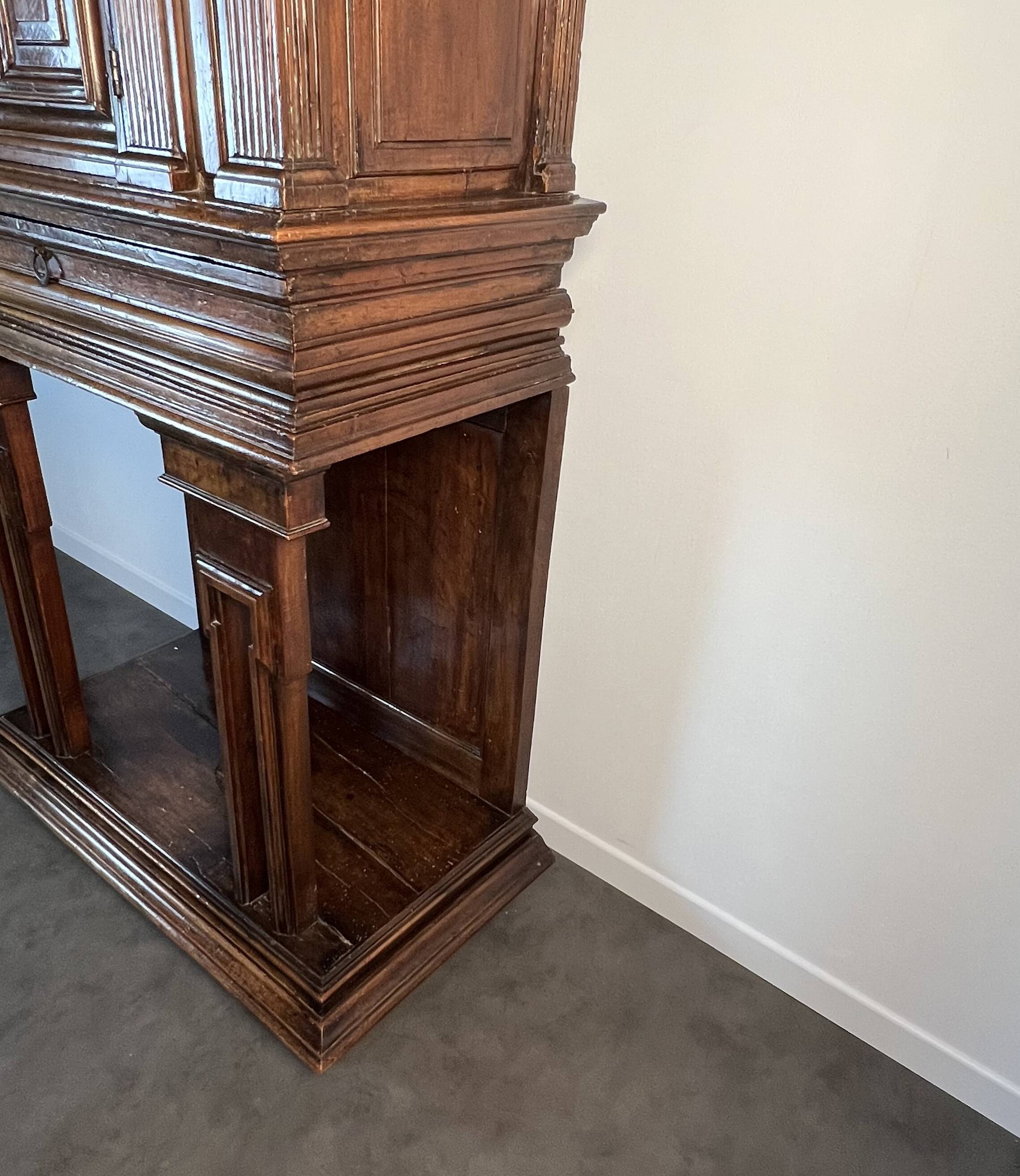Credenza, carved walnut cabinet from the 17th century Renaissance.