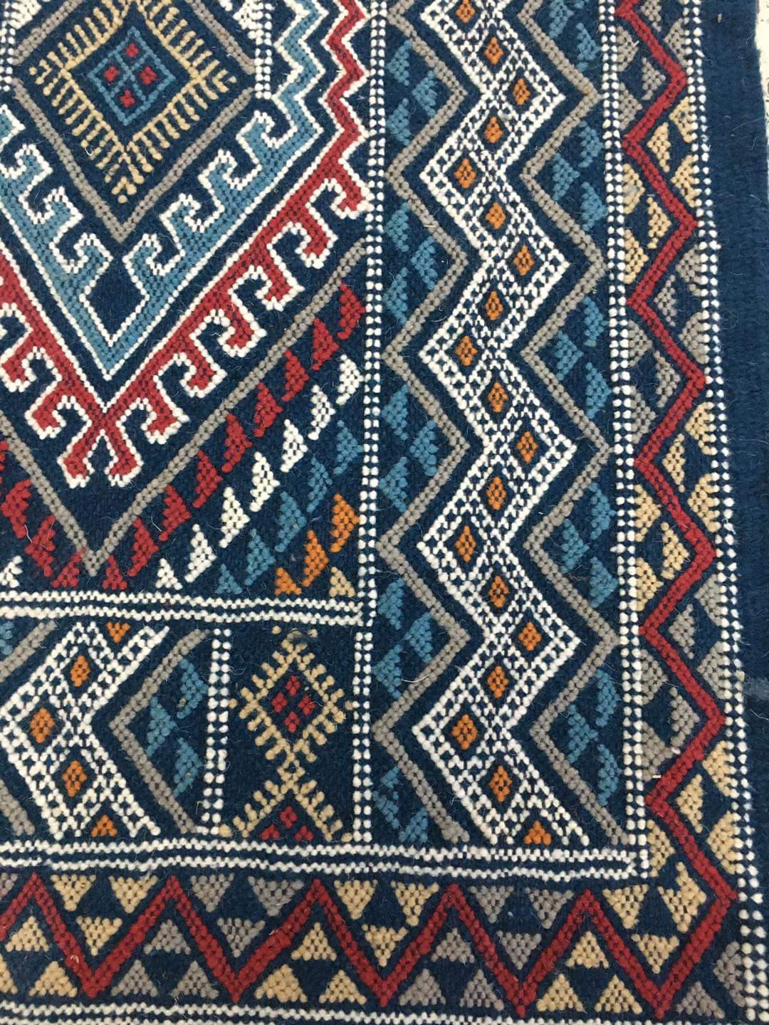 Tapis margoum couloir bleu fait main en pure laine