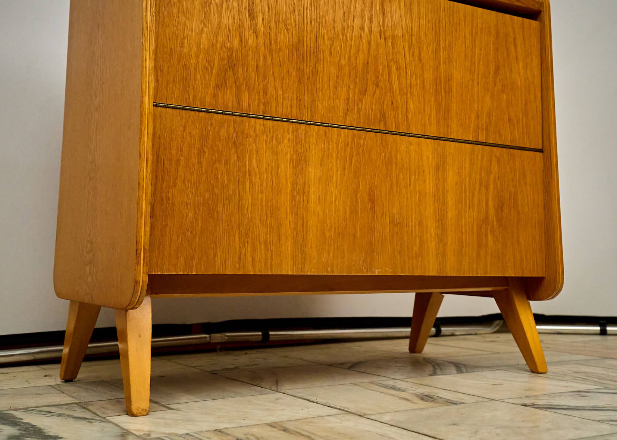 Armoire à literie vintage des années 1960, Tchécoslovaquie
