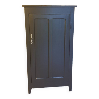 Armoire parisienne