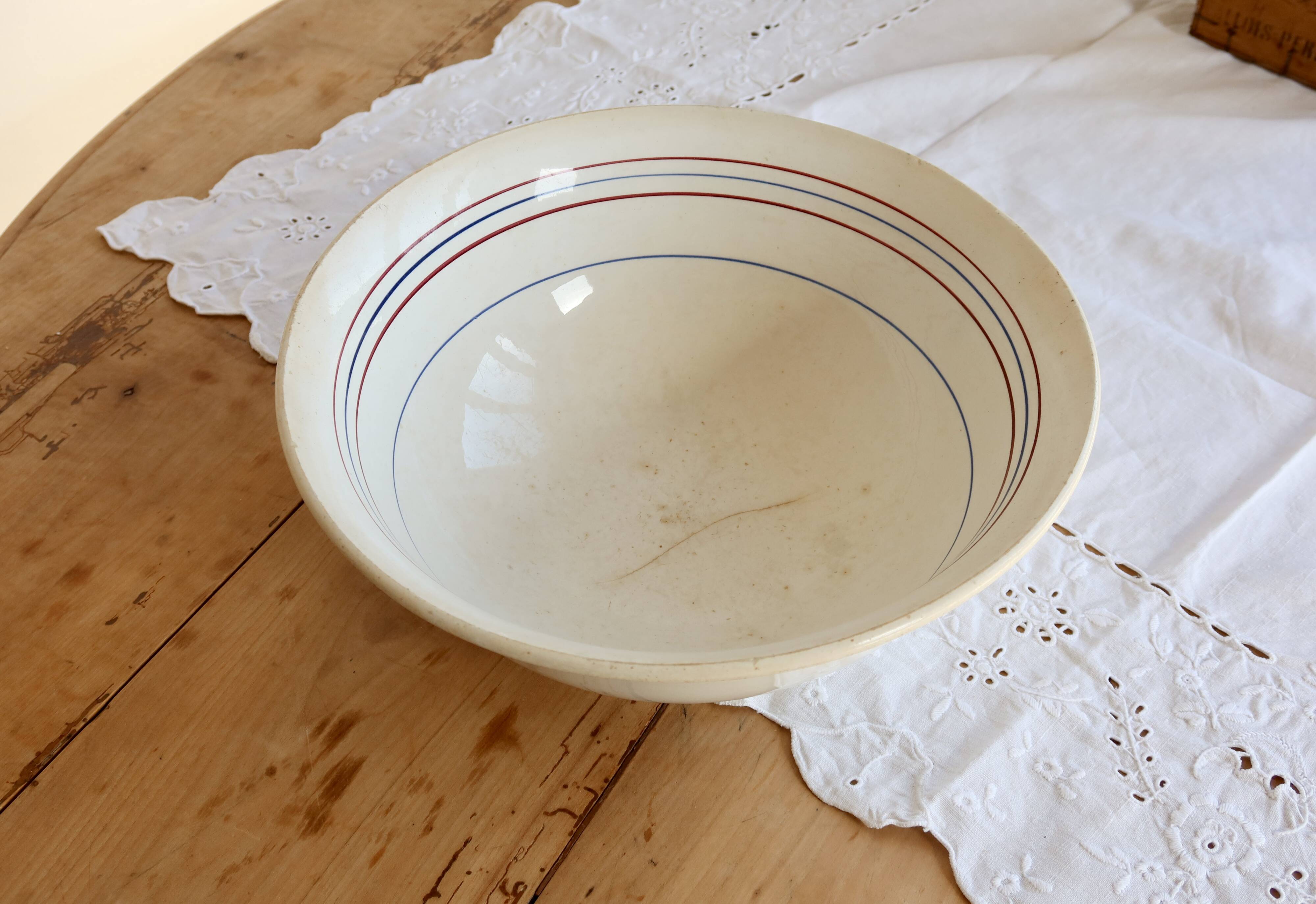 Old earthenware salad bowl Céranord Saint-Amand – Red and blue rim