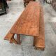 Table de brasserie et ses 2 bancs