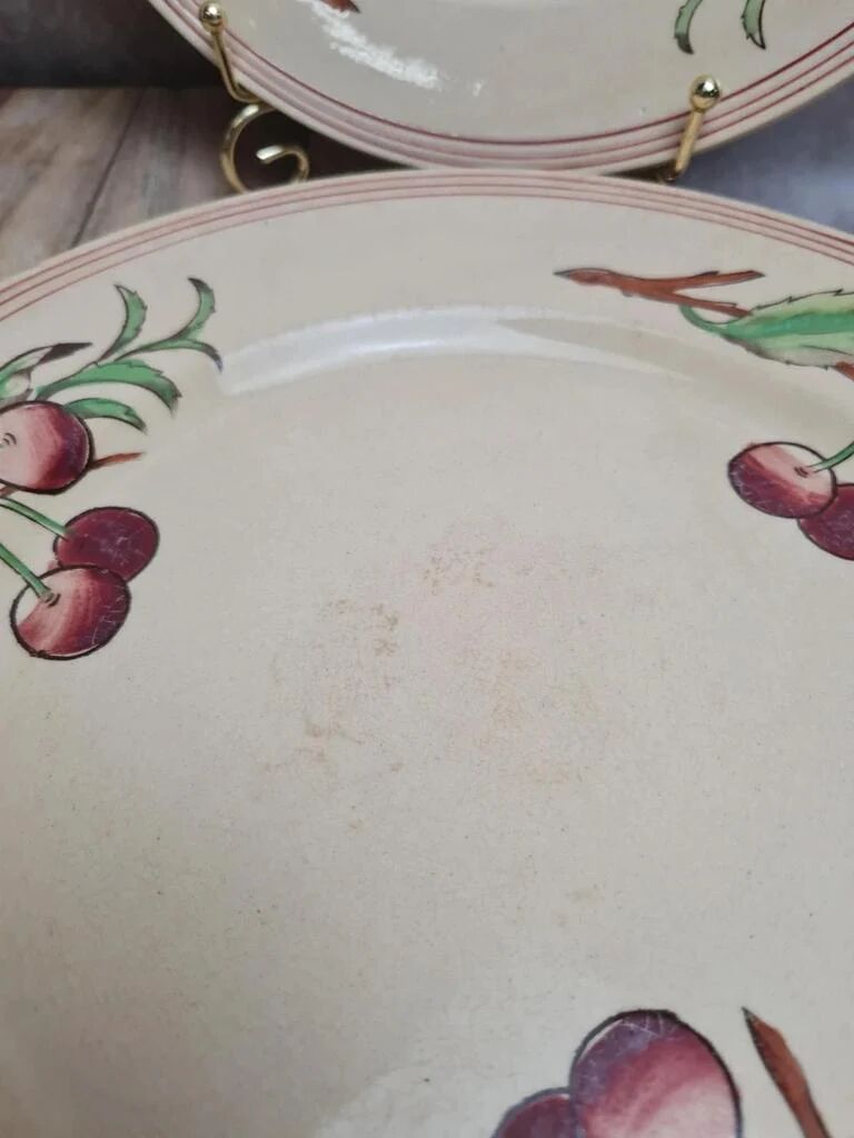 Set of 6 flat plates Boch La Louvière Belgium model 2460 with polychrome cherry decoration.
