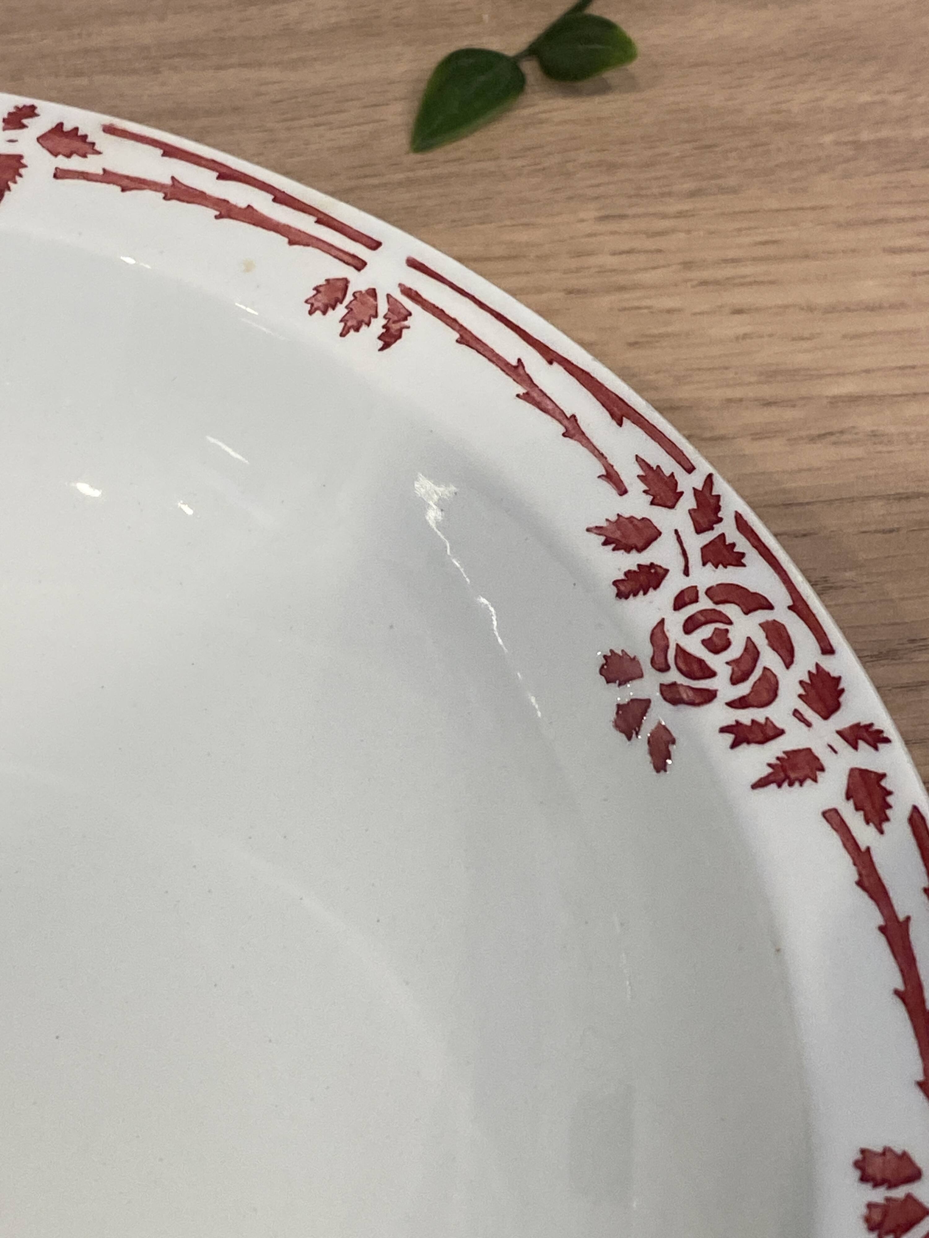 Hollow serving dish from Onnaing earthenware factory