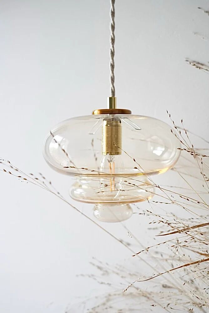 Amber suspension globe